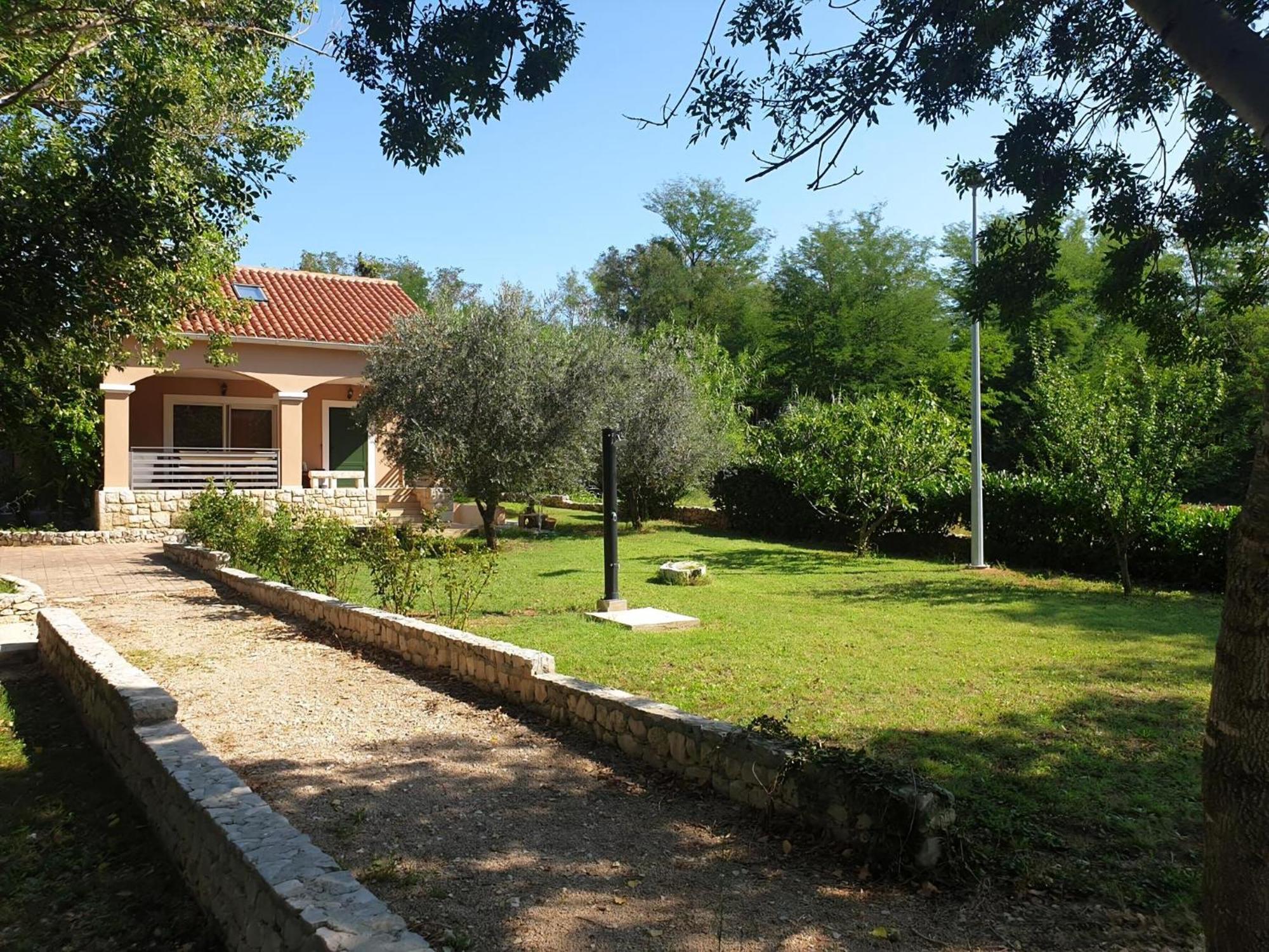 Holiday home Am Fluss Gelegenes Haus Mit Galerieschlafplaetzen *